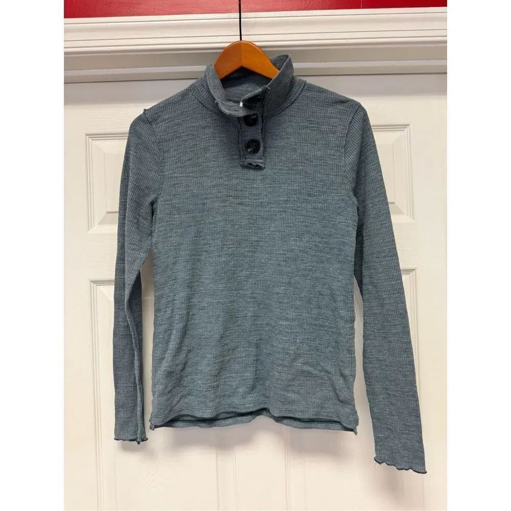 Free People We The Free Green Waffle Knit Funnel Neck Button Top sz L EUC